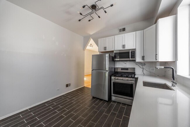 Photo - 2732 West Chicago Avenue #1R Apartment