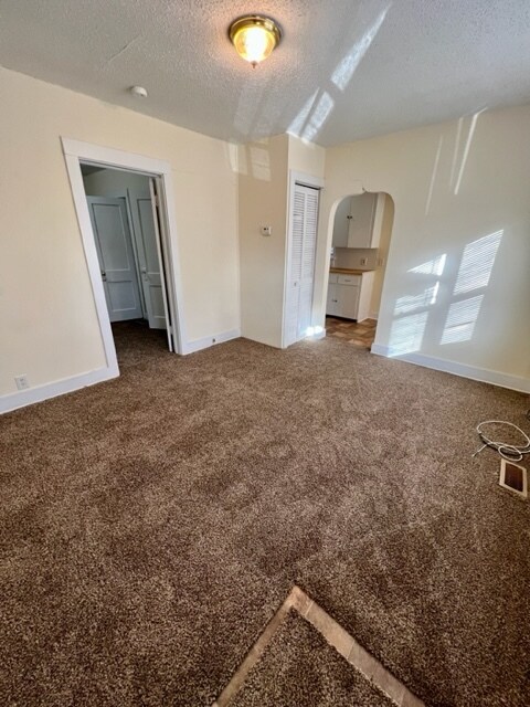 Sala de estar - 1851 N Johnston Ave