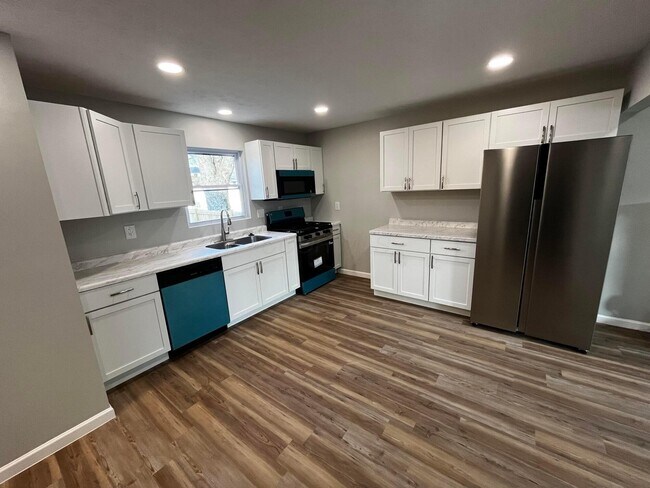 Foto del edificio - 385 S Burgess Ave