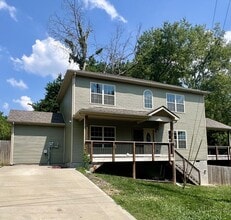 Building Photo - 163 Plum St