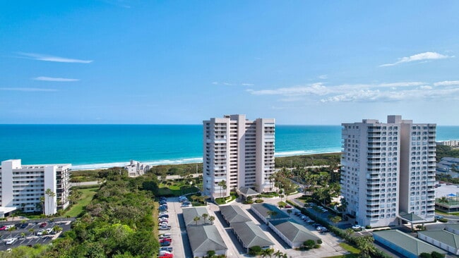 Building Photo - 5051 N Hwy A1A