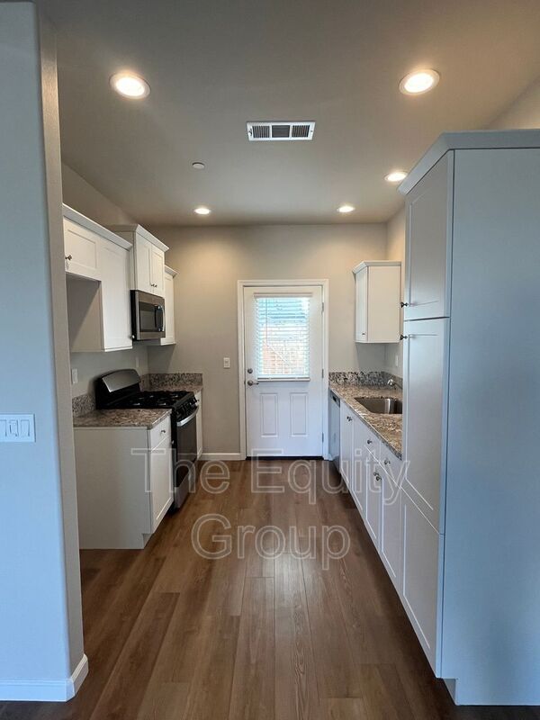 Foto del edificio - 405 S Summit St