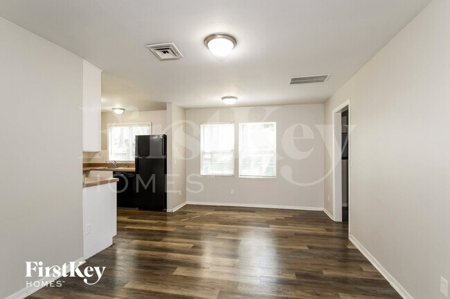 Foto del edificio - 440 Durwood Dr