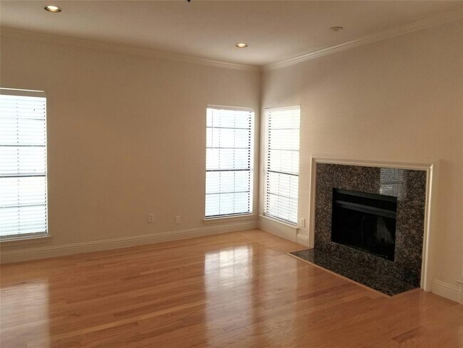 Building Photo - 4102 Buena Vista St