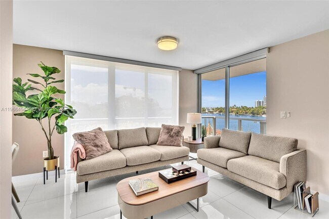 Foto del edificio - 9901 E Bay Harbor Dr
