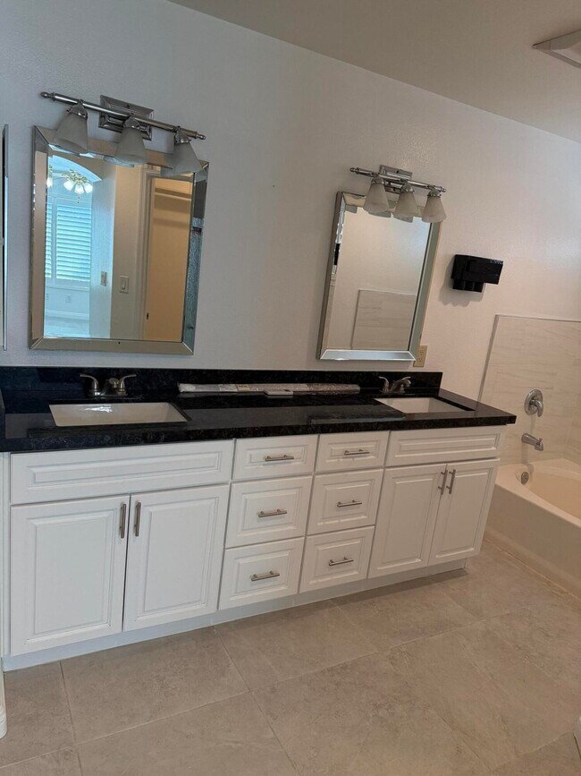 Foto del edificio - 32790 Aurora Vista Rd