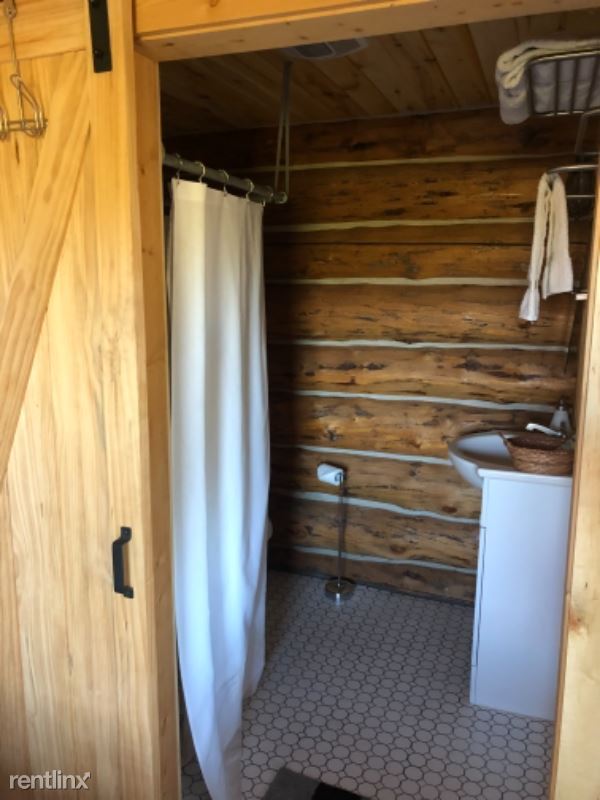 Foto del edificio - Studio, 1 bath House - 42 Carbon Ave