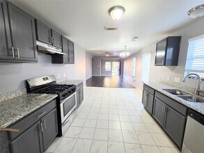 Building Photo - 9514 Manorstone Ct