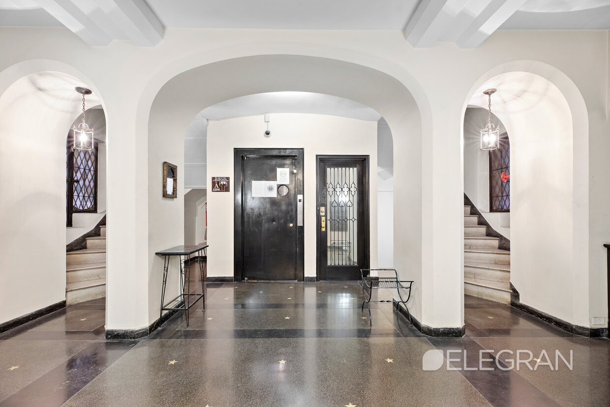 Primary Photo - 105 E 38th St