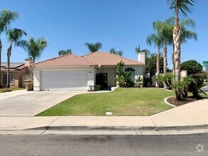 Building Photo - 10502 Petalo Dr