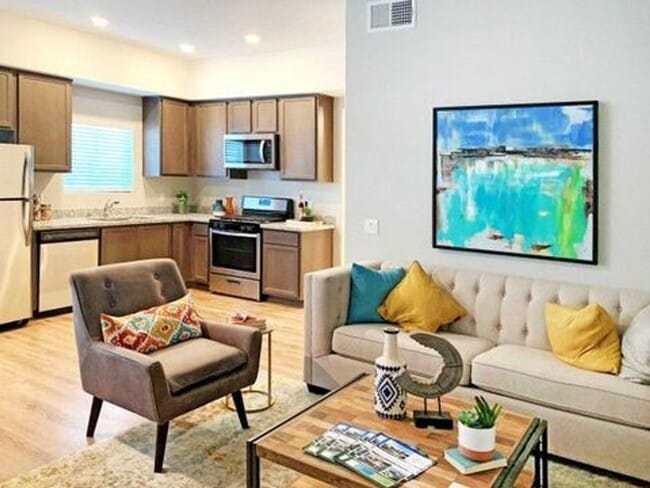 Interior Photo - Mariners Landing