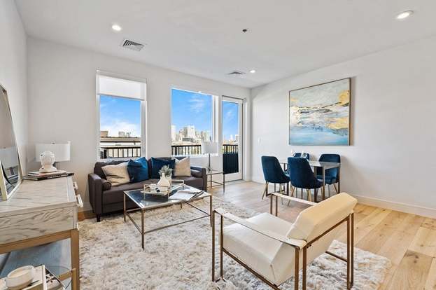 Foto principal - 420 W Broadway-