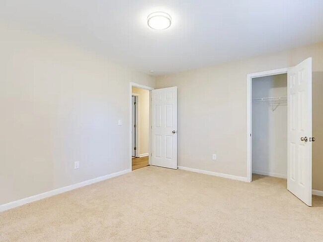 Bedroom - 292 Oak Rdg