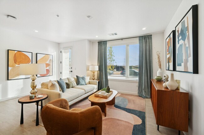 Building Photo - The Lindy