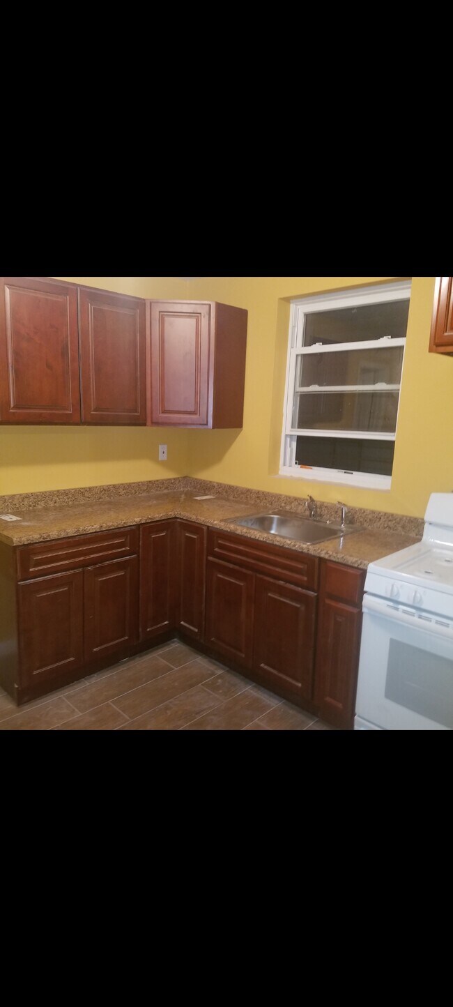 Building Photo - 46 John St