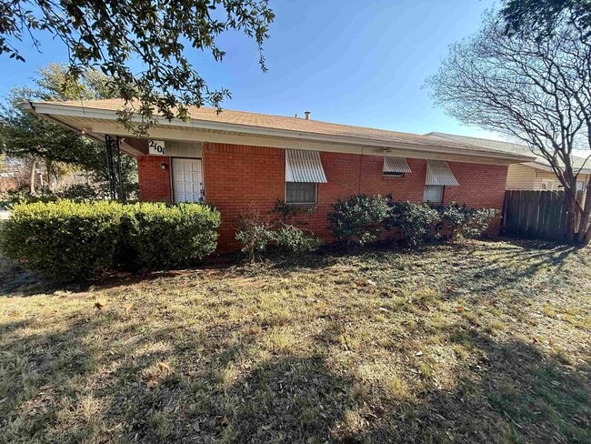 Foto del edificio - 2101 Jones St