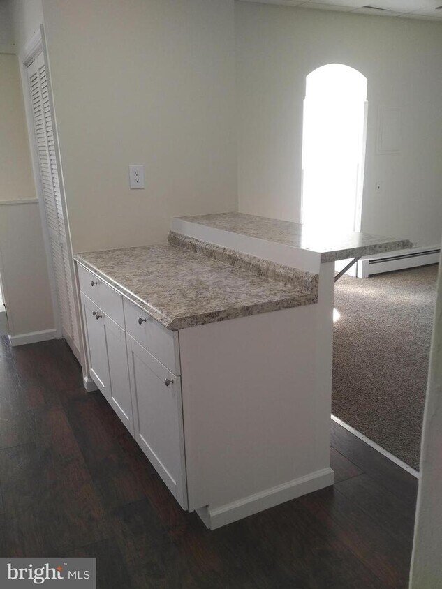 61 E Oakland Ave Unit 3, Doylestown, PA 18901 Room for Rent in