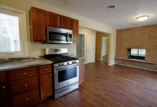 Building Photo - Wuthering Heights