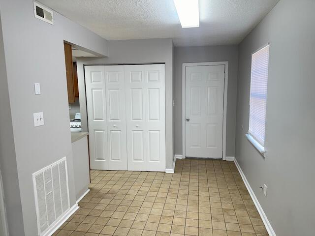 Foto del edificio - 4803 Frontage Rd NW