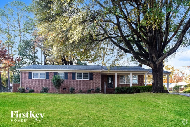 Building Photo - 517 Downey Pl