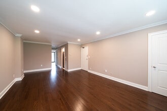 Interior Photo - Cambridge Manor
