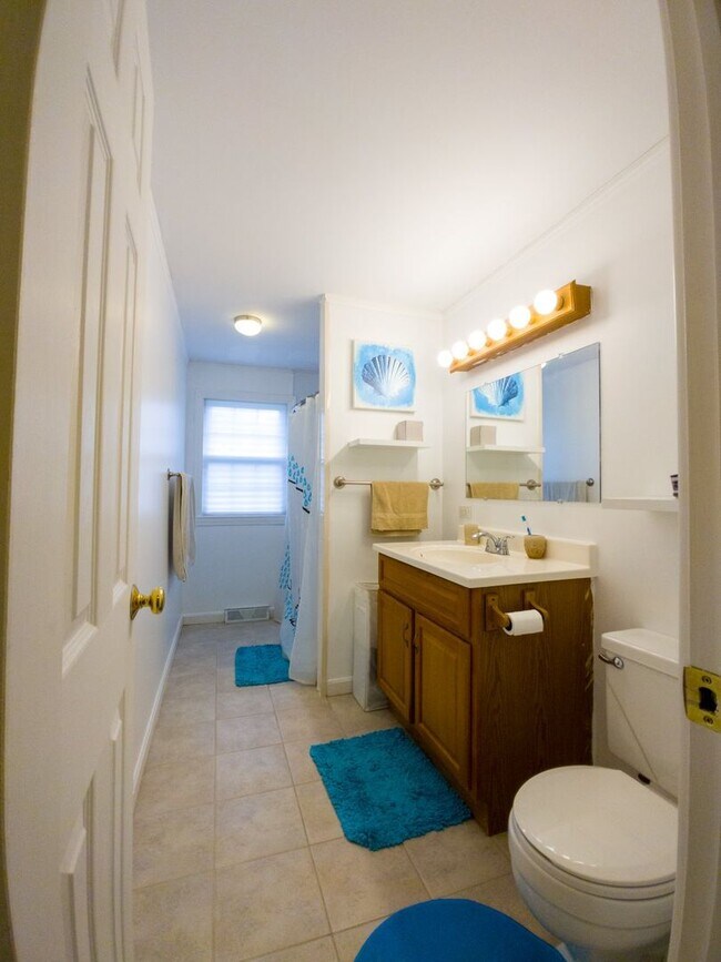Foto del edificio - Newly updated 2 Bedroom Townhouse in quite neighborhood