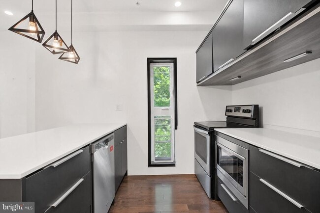 Building Photo - 519 N 38th St