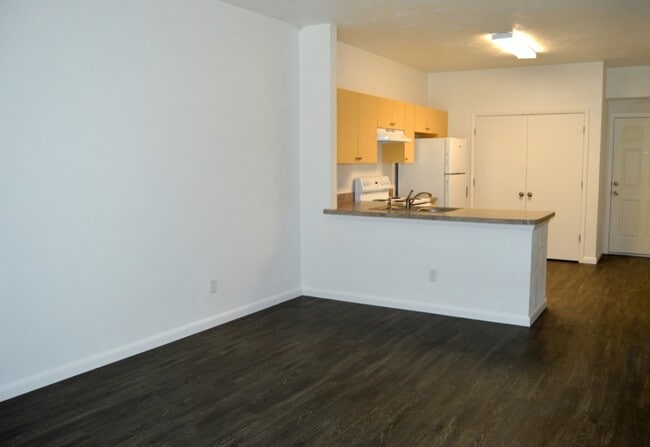 Building Photo - 1800 vics way