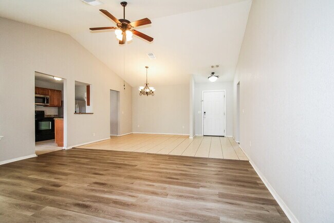 Foto del edificio - 5524 Del Creek Rd