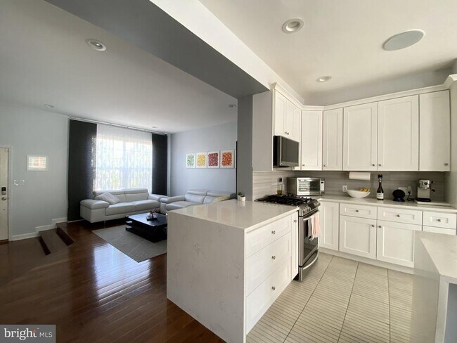 Foto del edificio - 6395 St Timothys Ln