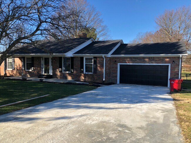 Building Photo - 821 Hickman Hill Rd