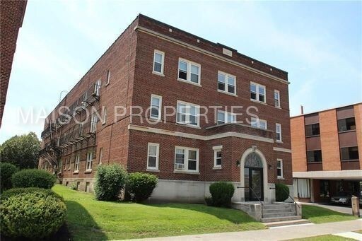 Primary Photo - 49 Troup St