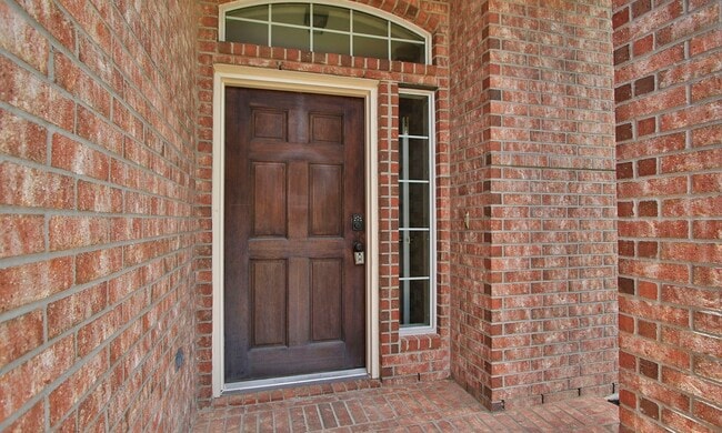 Building Photo - 8730 Cedar Walk Dr