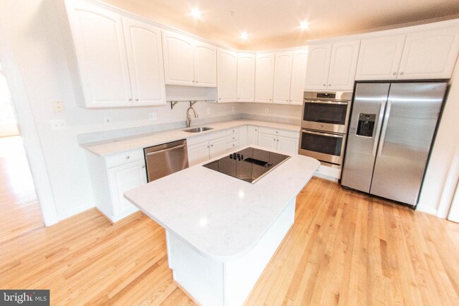 Building Photo - 13308 Sunny Brooke Pl