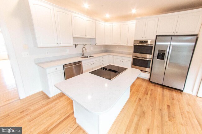 Foto del edificio - 13308 Sunny Brooke Pl