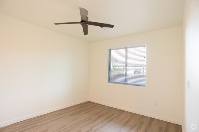 1BD, 1BA - 964SF - Allaso Journal Center