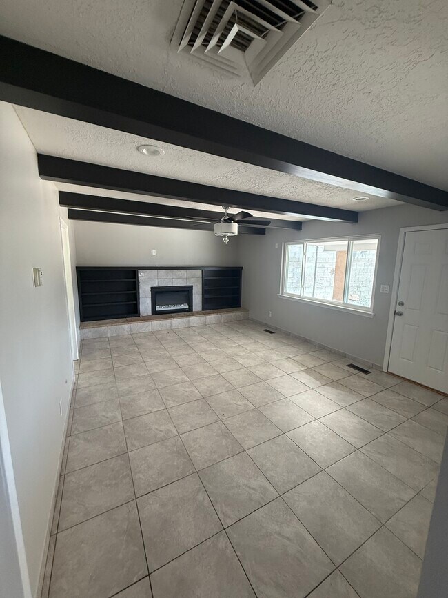 Foto del edificio - 12536 Elaine Pl NE