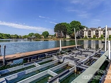 Foto del edificio - 18741 Nautical Dr