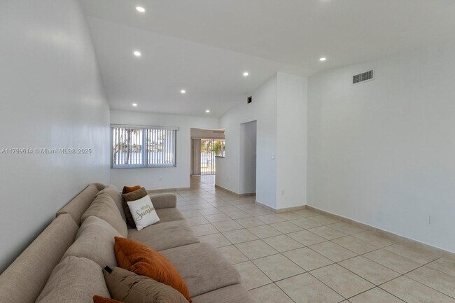 Foto del edificio - 14343 SW 45th Terrace