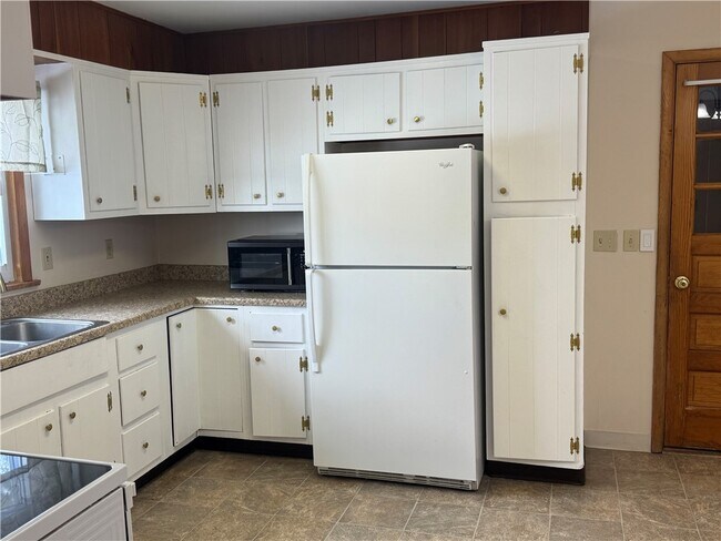 Foto del edificio - 82 Ridge Rd