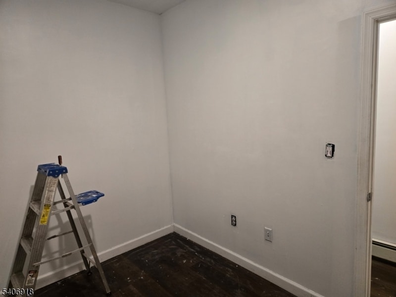 Building Photo - 38 11th Ave W