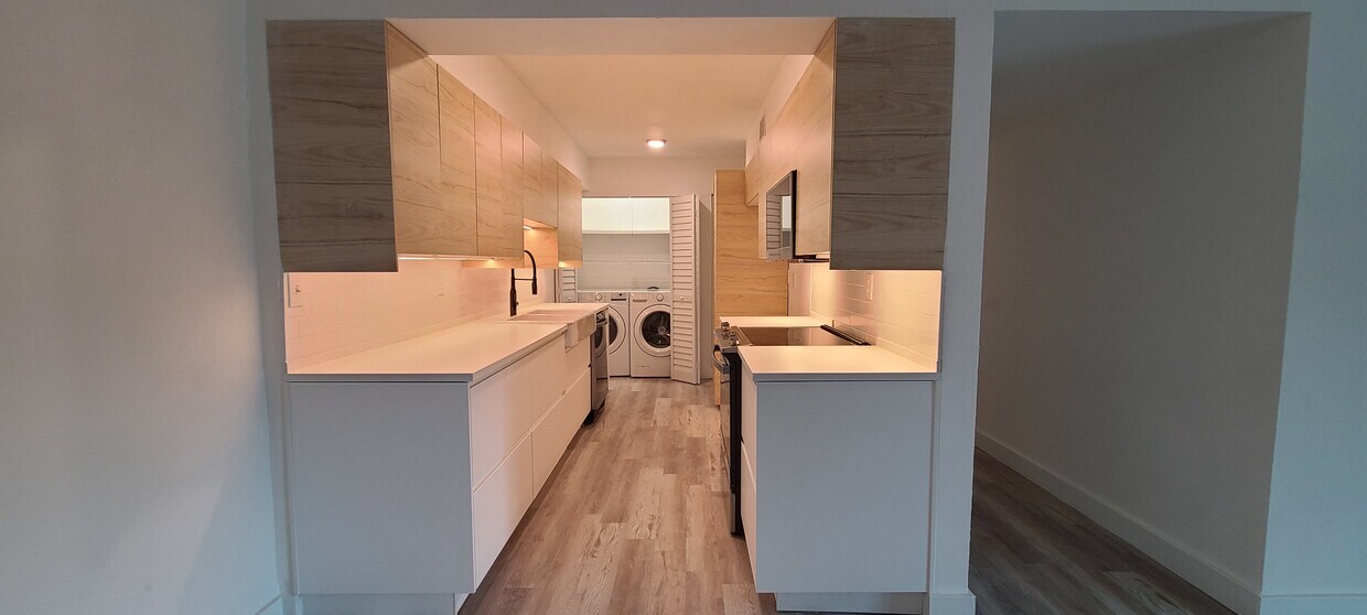 Foto principal - 6519 W Newberry Rd