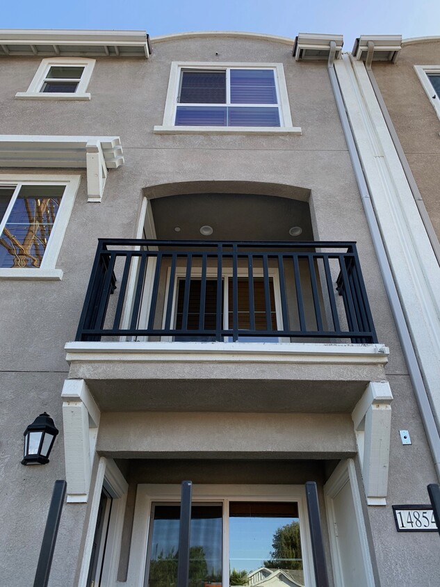 Foto principal - 14854 Nordhoff St