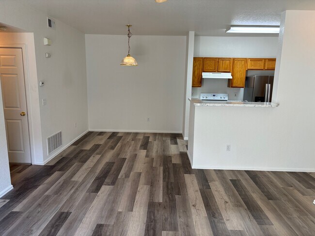 Foto del edificio - 912 S Yampa St