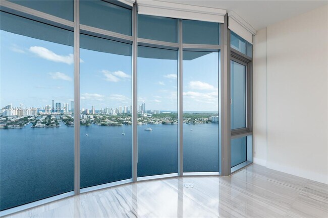 Foto del edificio - 17111 Biscayne Blvd