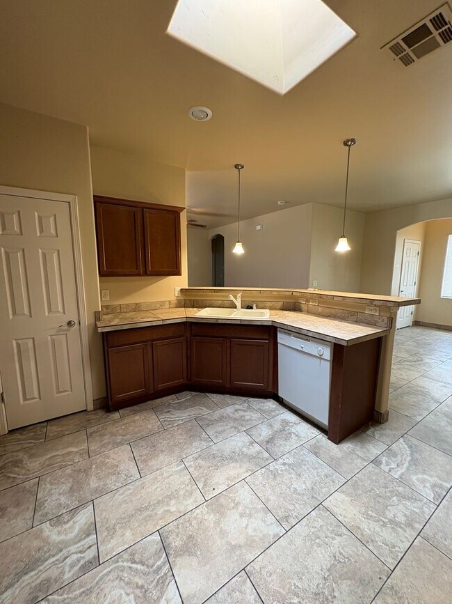 Building Photo - Charming 3 bedroom/2 bathroom Home located in Las Cruces !