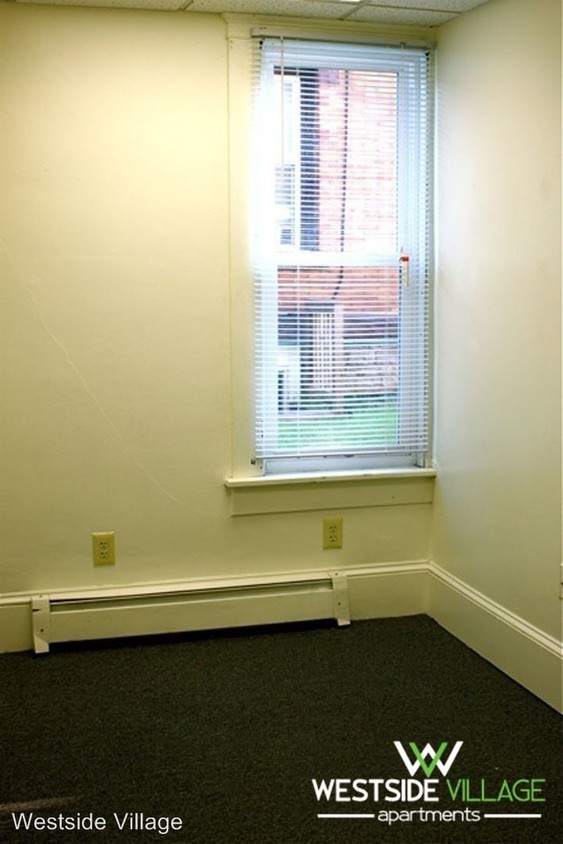 Building Photo - 633 W College Ave