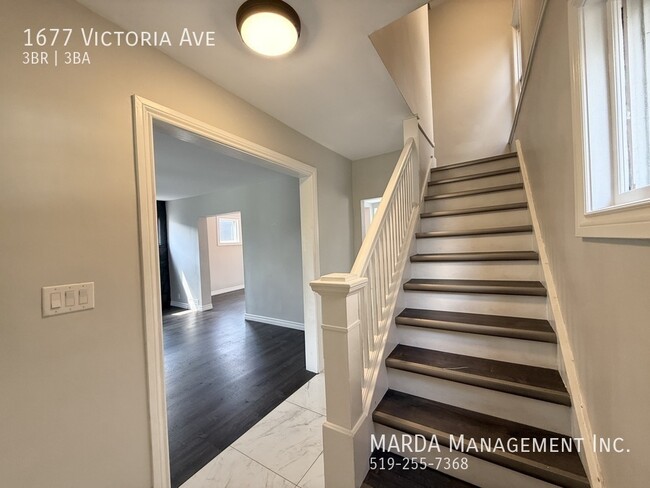 Building Photo - BEAUTIFUL 3 BED/ 2.5 BATH w/ POOL ON VICTORIA + UTILITIES!