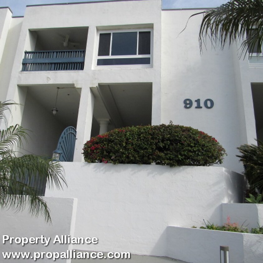Foto principal - 910 N Pacific St
