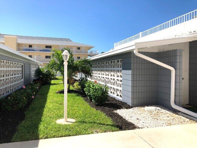 Foto del edificio - Venice, FL 1BD + Den/2BA Condo in Sea Villas